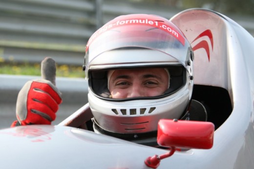 Drive a Formula 1 car x 2 drivers - European Weekend voucher