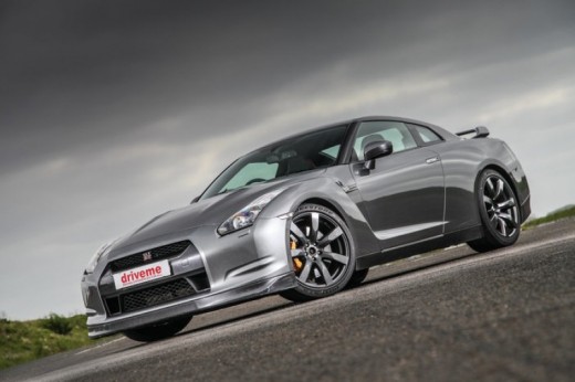 Nissan gtr ride store on car