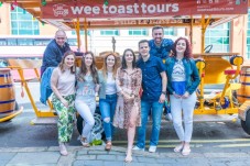 Belfast: City Centre Beer Bike Tour for Two