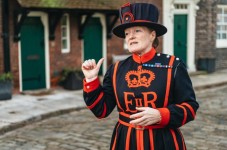 London: Tower of London Early Access Tour with Beefeater