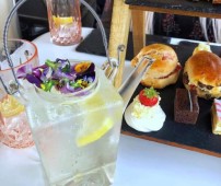 Glasgow: Vintage Bus Tour with Afternoon Tea & Gin